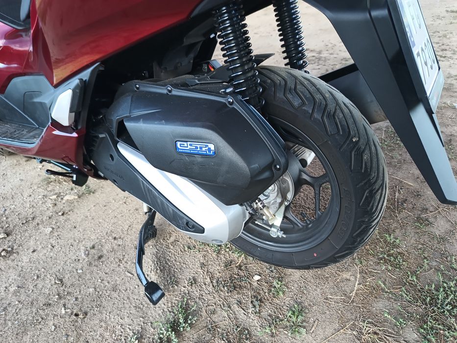 Honda PCX 125 pierwszy właściciel, stan jak z salonu.