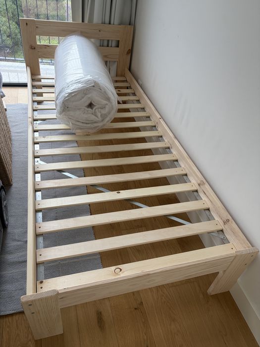 Cama + colchão individual NOVO