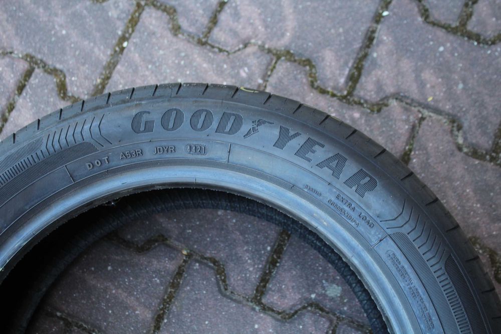 215 55 R117 Goodyear Efficentgrip Performance