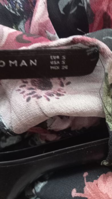 Sukienka Zara w kwiaty rozmiar  S