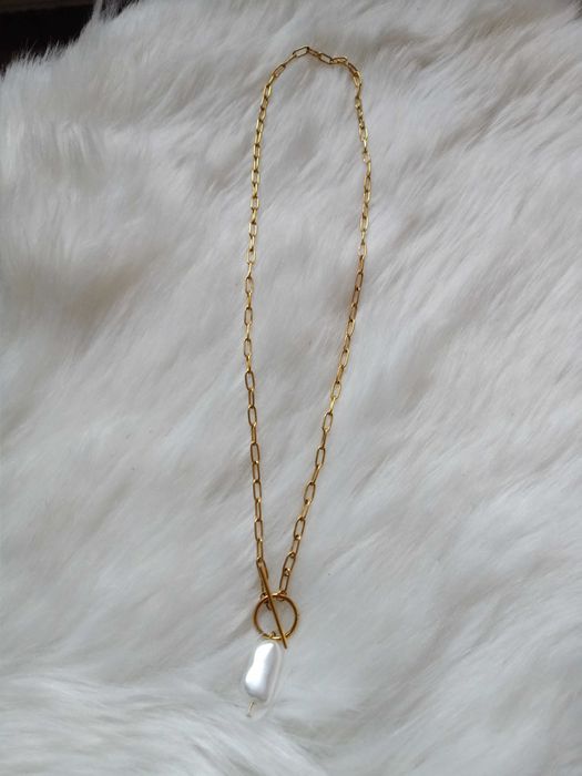 Złoty naszyjnik damski z perłą