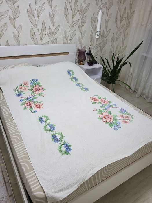 Махрові простирадла 1,5-спальні по 200 грн.