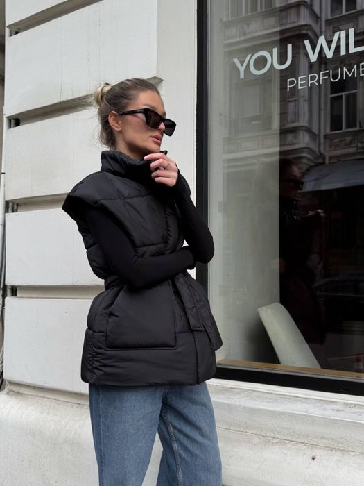 Жилетка з поясом в кольорах