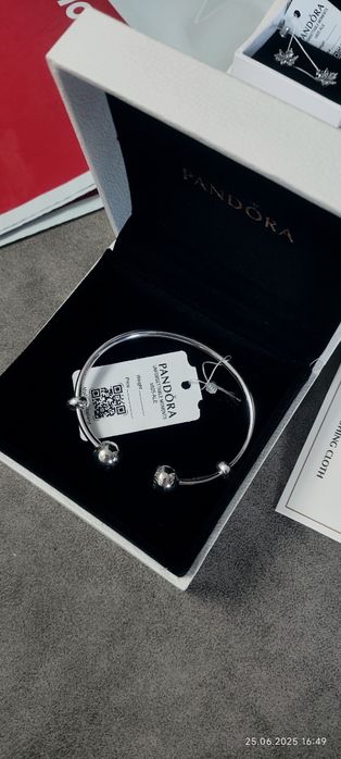 Браслет бангл відкритий намистинами Пандора колье