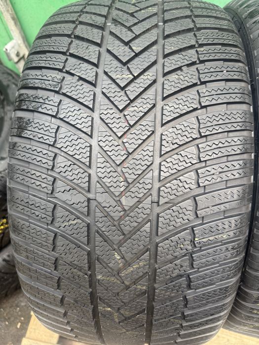 285/40 R20 Bridgestone LM-005. 2шт