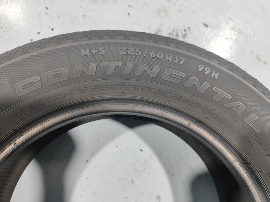 2 pneus semi novos 225-60R17 Continental - Oferta dos Portes