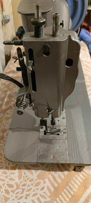 Промышленная швейная машинка  23 класса.