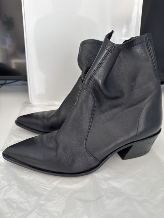 Bota preta Zara
