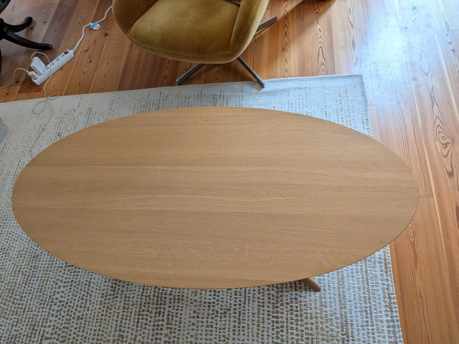 Mesa de centro oval Ethnicraft Mikado – carvalho maciço – excelente estado