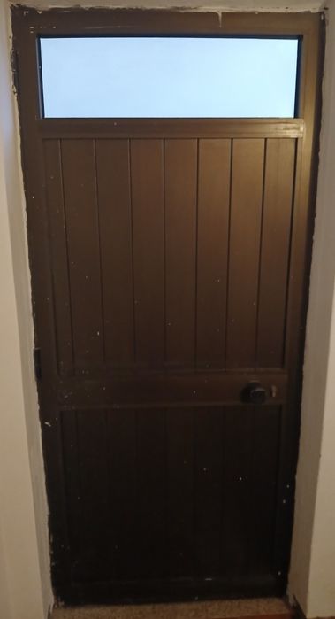 Porta de entrada alumínio castanho