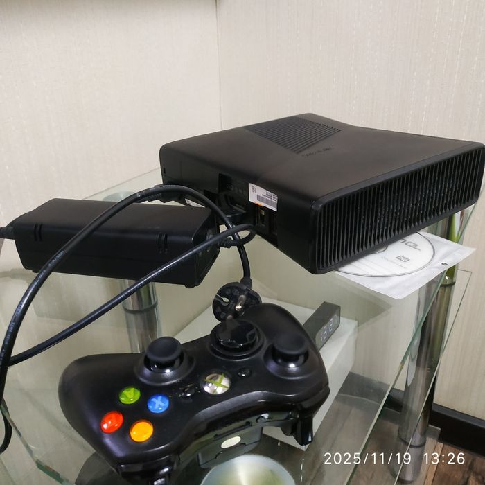 Игровая приставка,консоль XBOX 360+100дисков