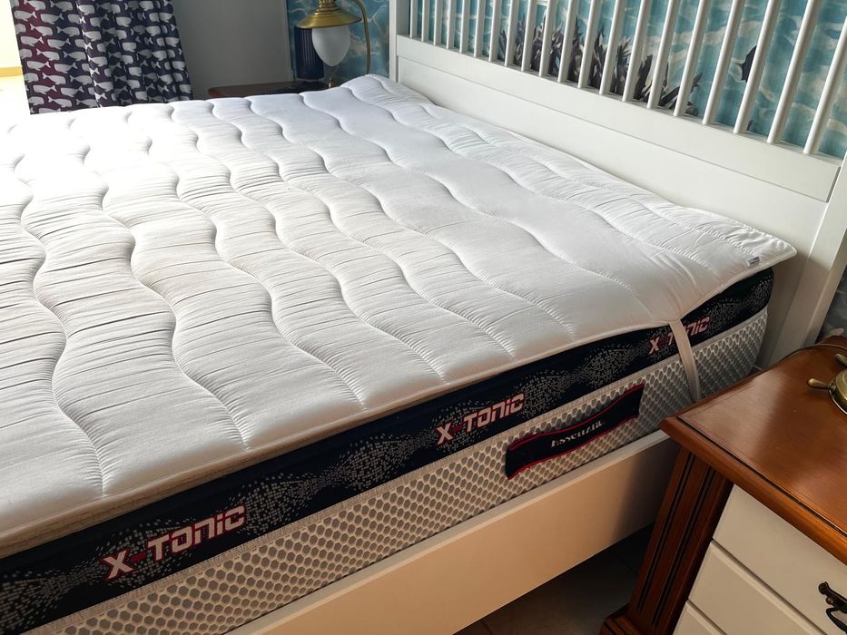 Cama nova Ikea branca + colchão + sobrecolchão