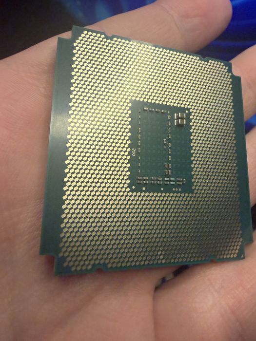 Intel Xeon E5 2699 v3 18c/36t