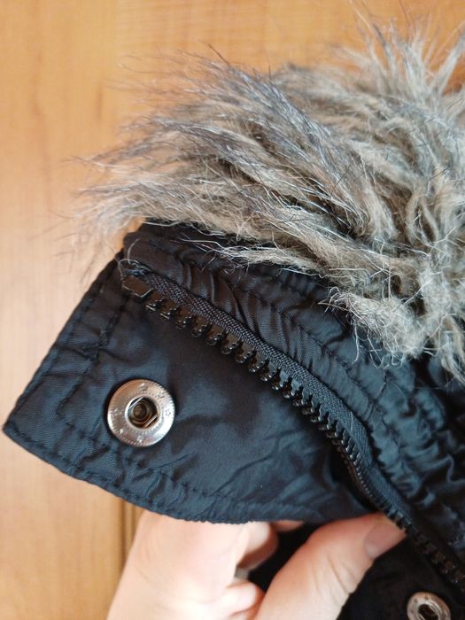 Жіноча жилетка .безрукавка