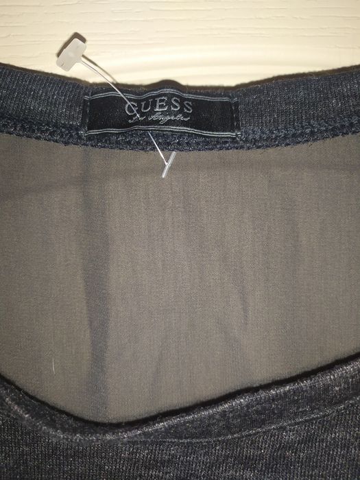 Блузка бренда Guess