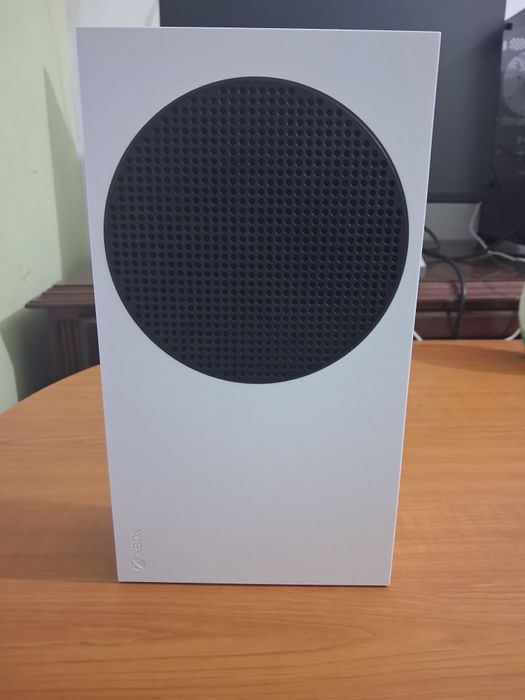 Xbox Series S + EA FC 25 | Excelente estado (Venda ou troca)
