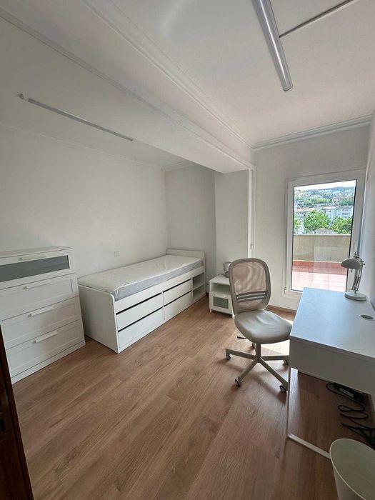Arrendamento de quartos em apartamento, na Avenida Elisio de Moura, Coimbra