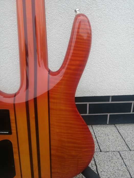Cort A6. Gitara basowa sześciostrunowa.