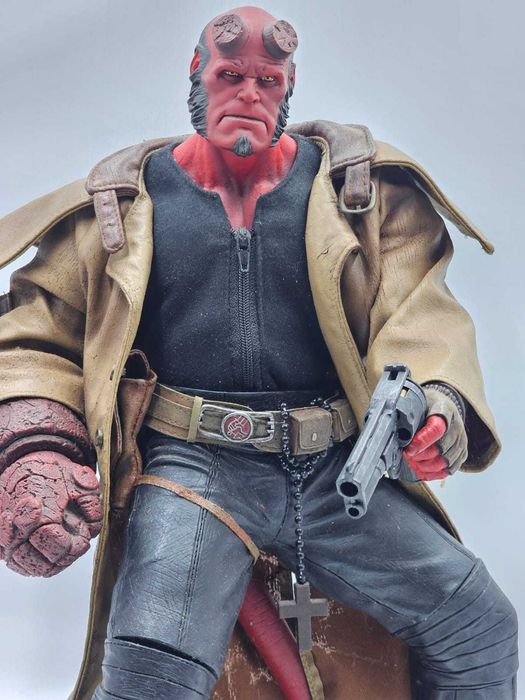 Hellboy duża piękna figurka kolekcjonerska 42 cm skala 1/6