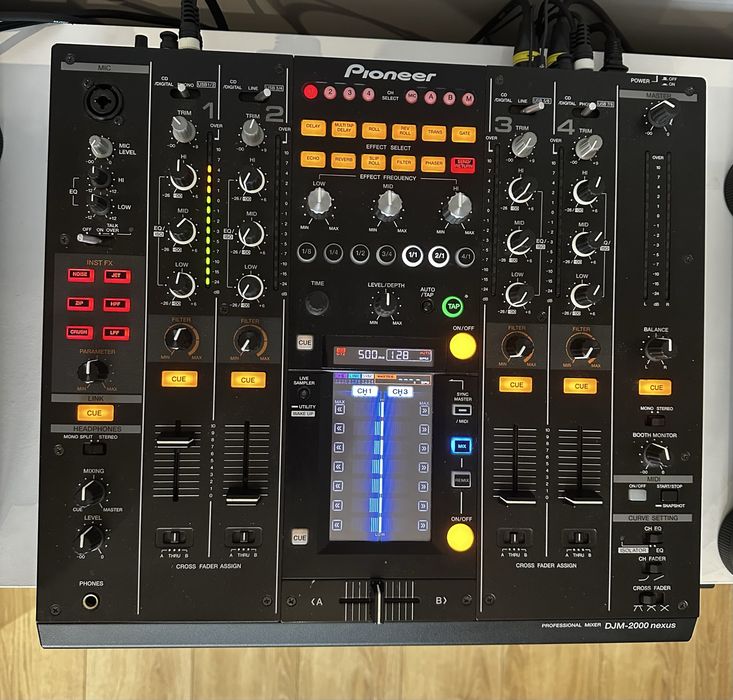 Pioneer DJM 2000 Nexus