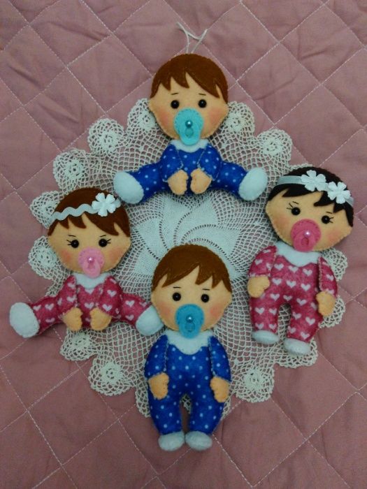 Куколки и броши из фетра .