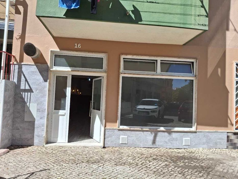 Loja Arrendamento Junto ao Rio Sul Shopping - Torre da Marinha