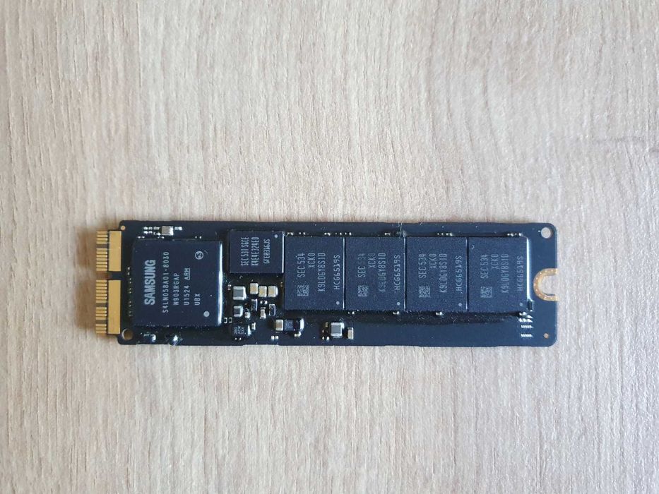 SSD 128Gb MZ-JPV1280/0A4 (снят с MacBook Pro 13 2015 A1502 MF839)