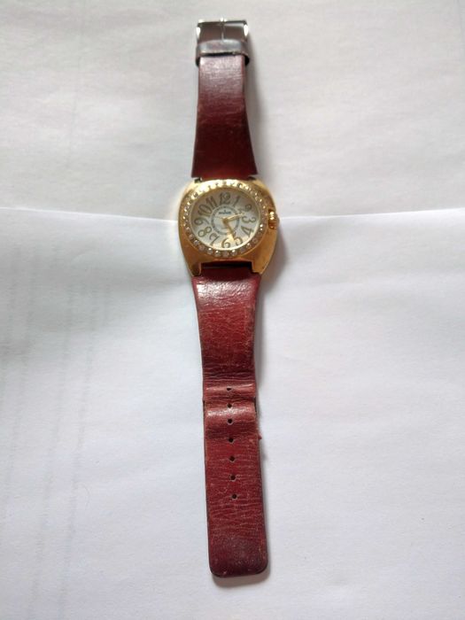 RIVAGE Damski Zegarek  Biała Tarcza Czerwono-Brązowy Pasek Złoty Styl