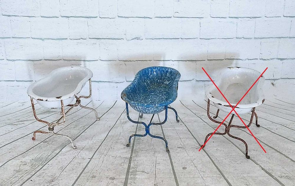 Bidé ferro esmaltado português com estrutura em ferro forjado