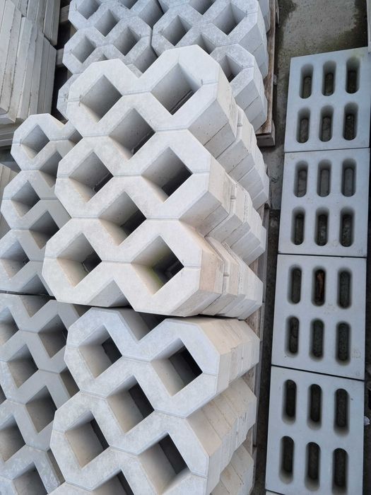 Płyta betonowa/krawężniki/korytka odwadniajace/płyta azurowa/