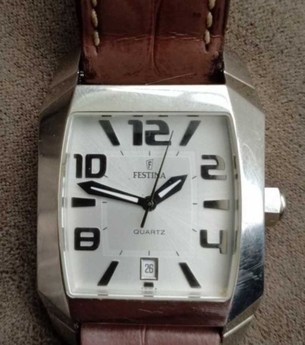 Вінтажний чоловічий годинник FESTINA F16136/1