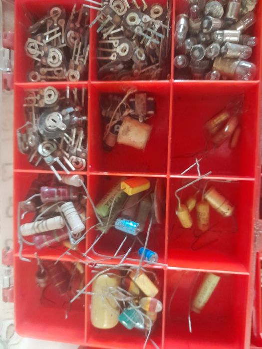 Analog Electronic Components458406799134566401