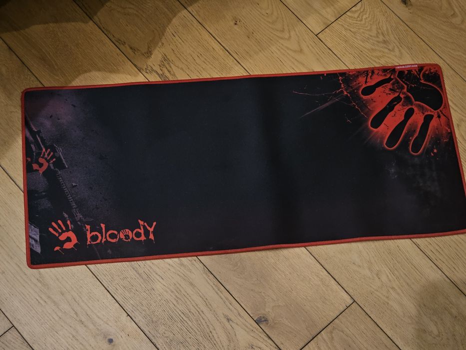 Podkladka pod myszkę i klawiaturę bloody