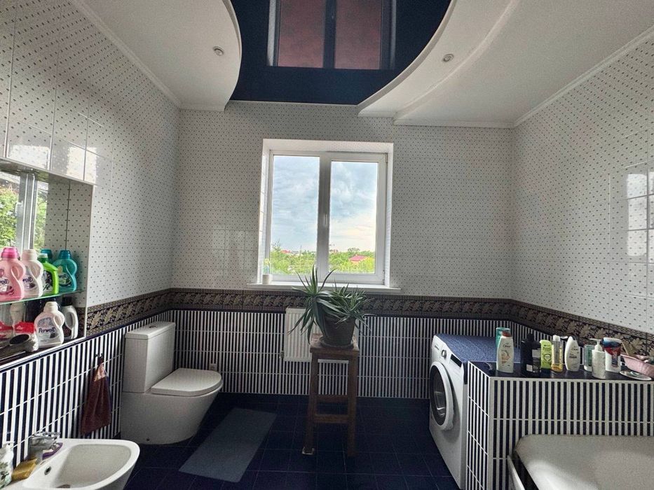 Терміновий продаж гарного  сучасного будинку