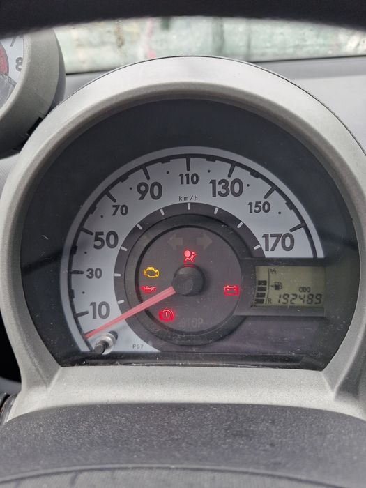 Peugeot 107 motor Toyota