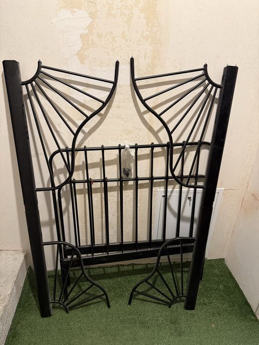 Łóżko regulowane Ikea Minnen z materacem i stelażem