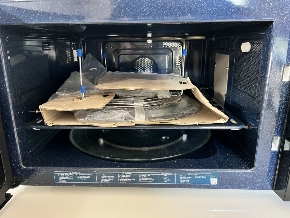 Мікрохвильові печі Samsung MC457TGRCSR в двох кольорах 45 л бу