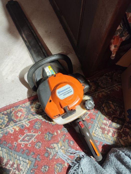 Corta Sebes Husqvarna 122HD60