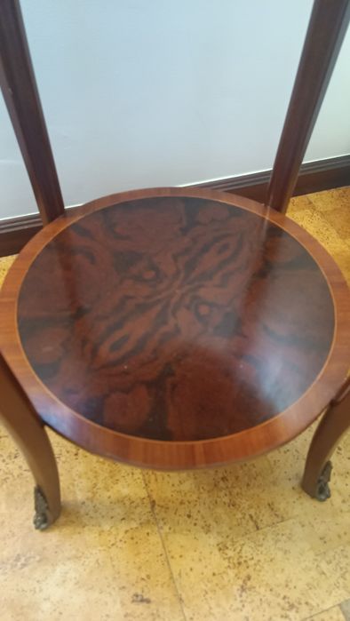 Mesa de centro ou de apoio estilo D. João V