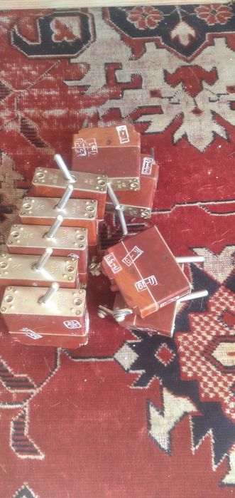 Тумблера ,кнопки азсг,а812к,2ппг и т.д.