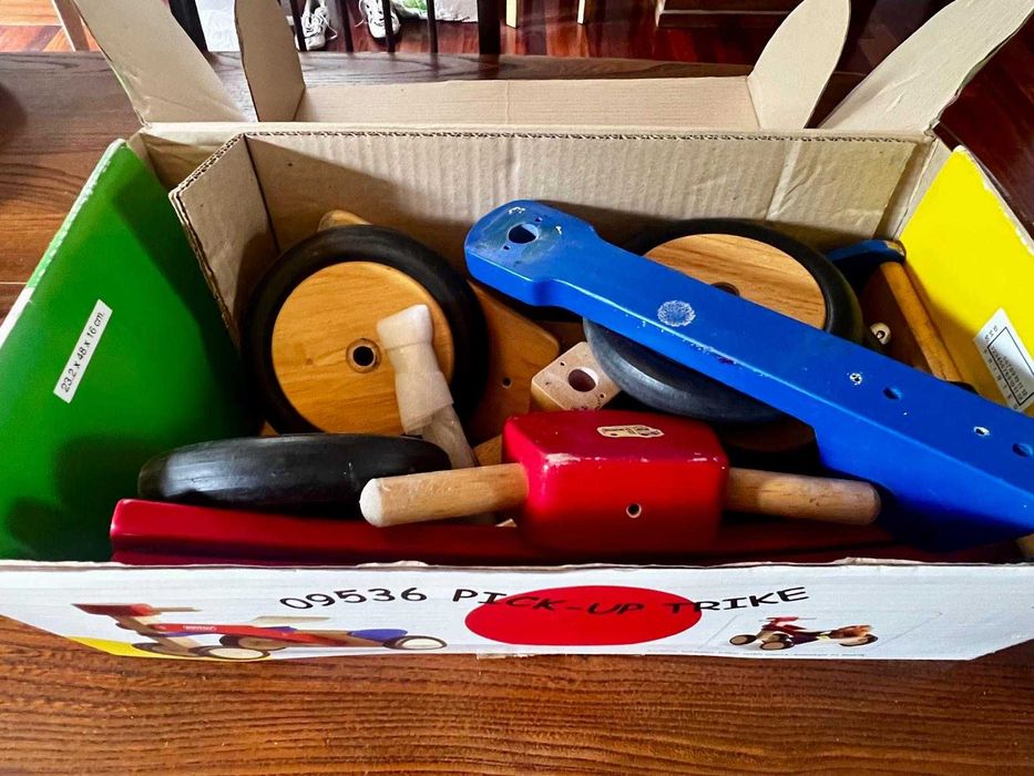 Triciclo de Pés Pintoy – Bicicleta de Equilíbrio em Madeira