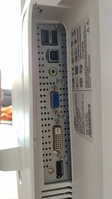 Monitor PC 24'' LCD IPS Fujitsu (Profissional) P24W-6 IPS