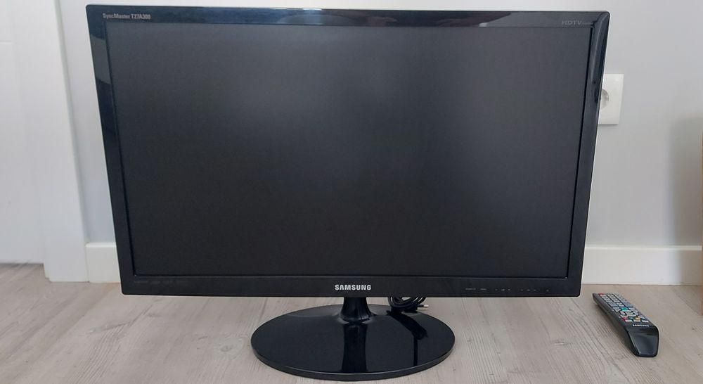 Televisão / Monitor Samsung HDTV 27"