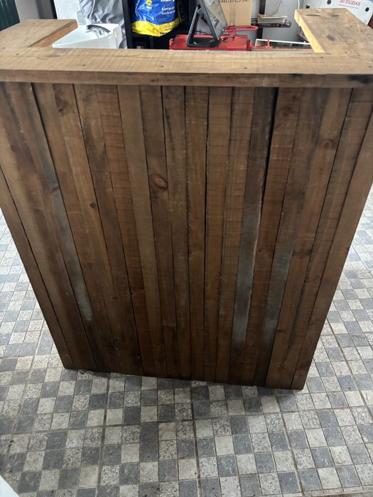 Balcao/Rececao em Madeira massiça