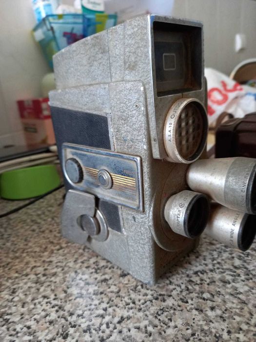 Máquina de Filmar de 8 mm - Usada