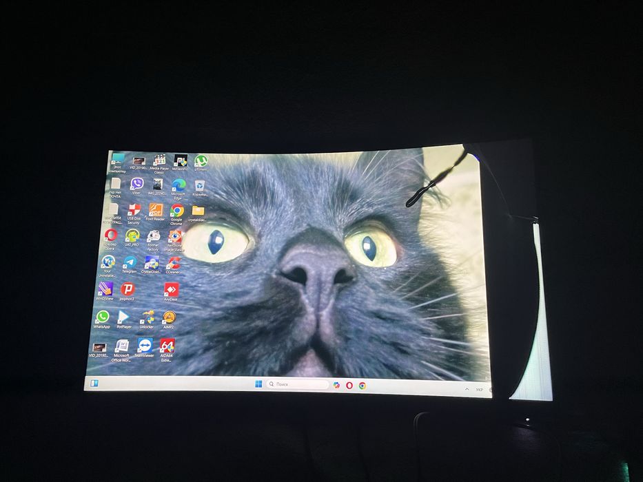 Продам монитор MSI G32C4X с дефектом повреждена матрица