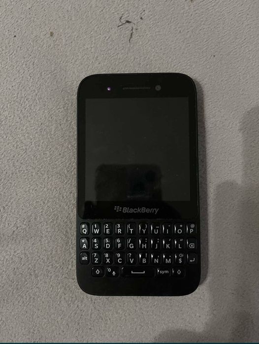 Telefon Black Berry.