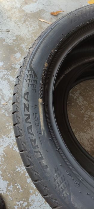 Pneus 225/50/18 Bridgestone semi novos