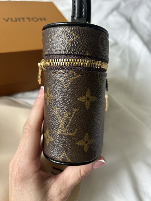 LV, натураль нашкіра