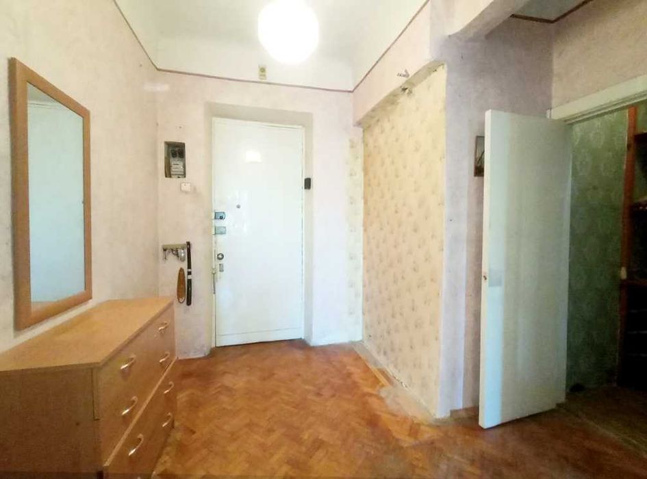 Продам 3-кімн квартиру 56м Печерськ Іоанна Павла ІІ, 19 Сталінка Лифт